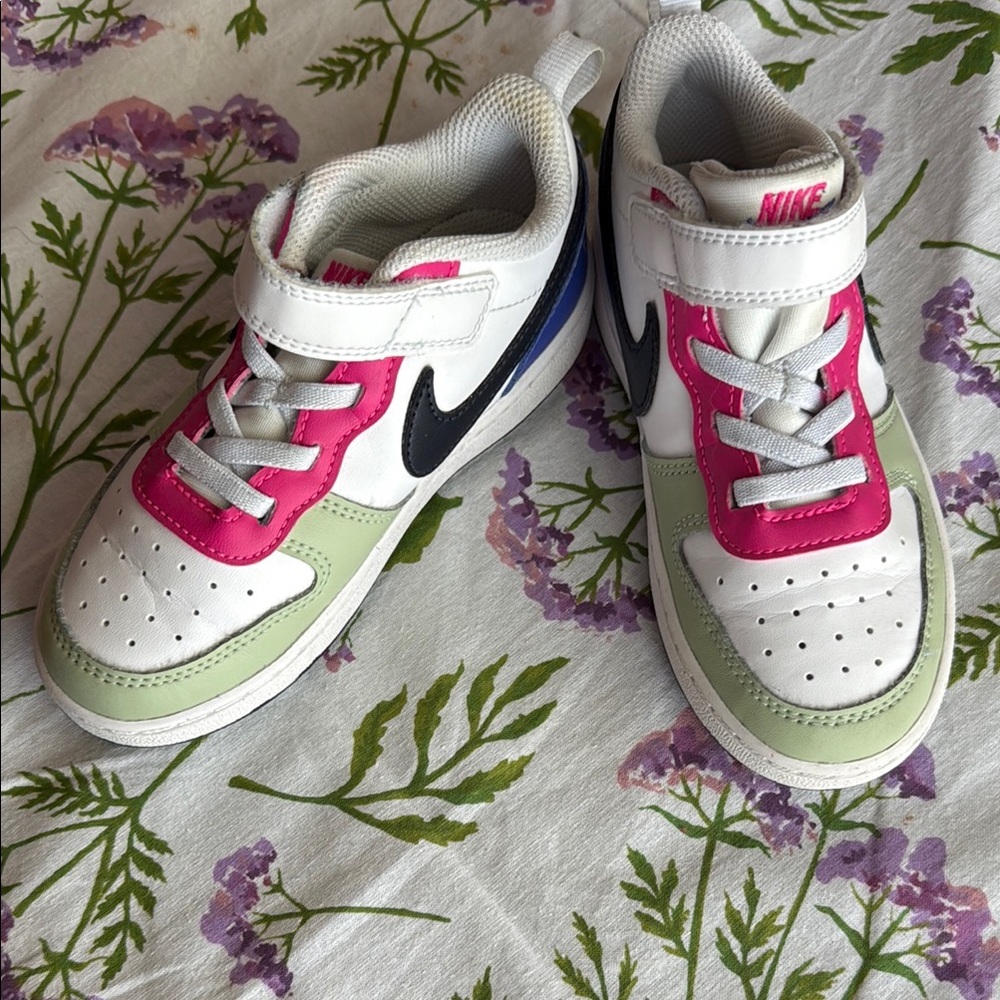 Nike White and Pink Sneakers with Sporty Functionality